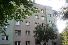 1-POKOJOWE 38m 2 ŁOBZÓW ul. Zakątek - przedpokój, pokój, jasna kuchnia, łazienka, piwnica.