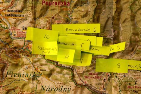 natomiast moderatorzy na bieżąco reagowali na przebieg dyskusji i dostosowywali pytania do zachowania uczestników i biegu wydarzeń.