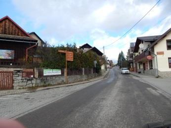 Dużym problemem, szczególnie w sezonie grzewczym, jest niska emisja z sektora bytowego. Rysunek 28. Szczawnica Wyżna rejon ul. Sopotnickiej Źródło: Peridea 5.