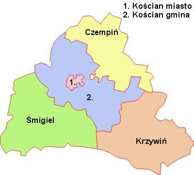 położona jest w szczególnie malowniczym krajobrazie - lasów, pól i jezior, poprzecinanych pasmem Pagórków Dolskich.