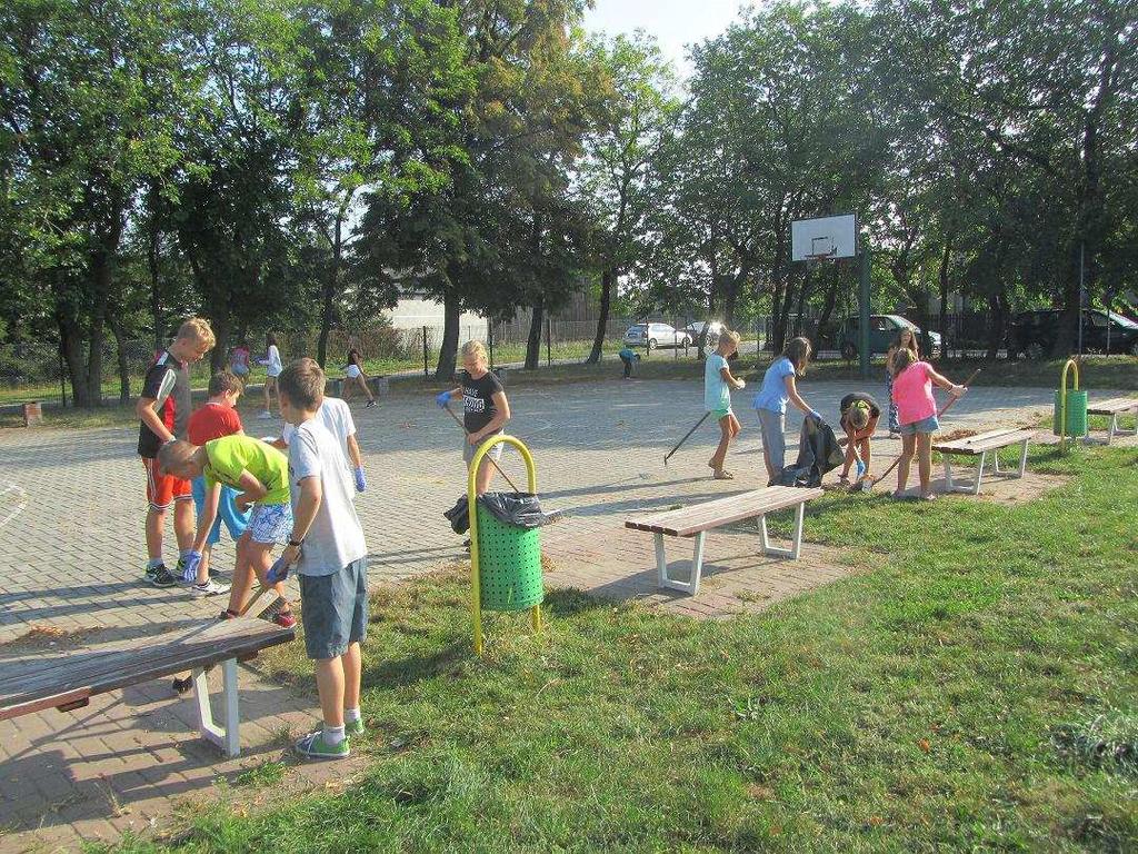 Uczniowie i opiekunowie Szkoły Podstawowej nr 59