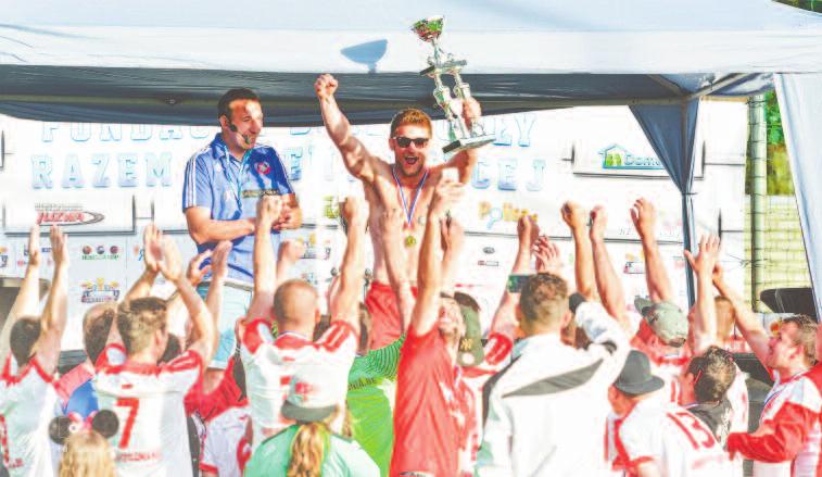 Te go dnia swo je za wo dy roz - gry wa ły tak że gru py dzie cię ce i mło dzie żo we w czte rech ka te - go riach wie ko wych: U -7, U