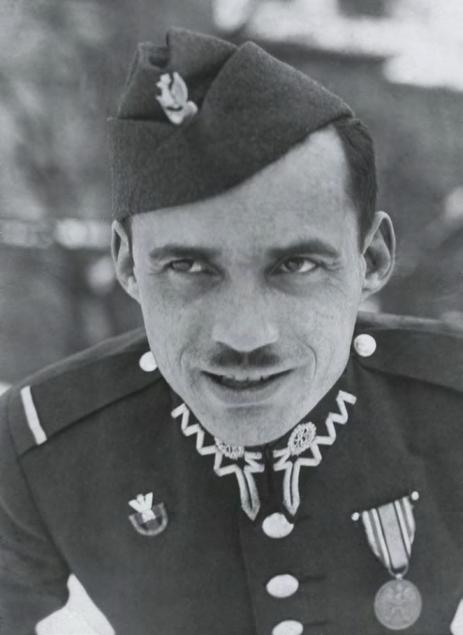 LESZEK CHMIELECKI 1905 1940 Urodził się w Łodzi. Kształcił się w Wilnie i Warszawie. Studia medyczne ukończył w 1936 r. na Uniwersytecie Warszawskim.