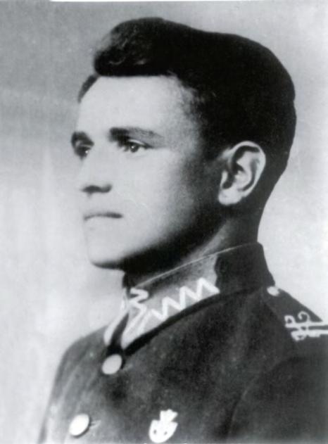 FELIKS IGNACY GRABOWSKI 1911 1939 Urodził się w Bodzanowie w powiecie płockim, z zawodu był murarzem. Zasadniczą służbę wojskową rozpoczął w 1933 r. w 32. Pułku Piechoty w Modlinie. W 1935 r.