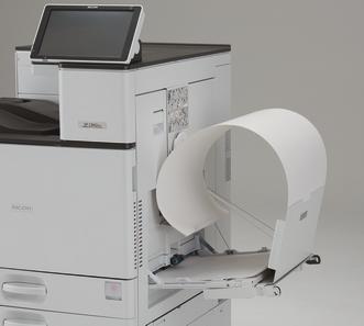 Urządzenia SP C840DN i SP C842DN oferują elastyczność w drukowaniu.