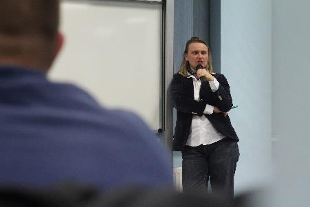 .....9 System informatyczny ADEX oraz instrukcja zapisu na kurs... 11 Kontakt.