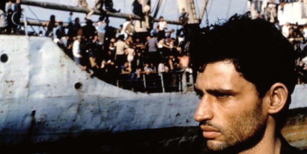 Filmowe czwartki Giovedì Film Nauka włoskiego w kinie A LEZIONE D ITALIANO CINEMATOGRAFICO Wstęp wolny Ingresso libero 11 Lamerica czwartek giovedì 13.07 godz. ore 18.