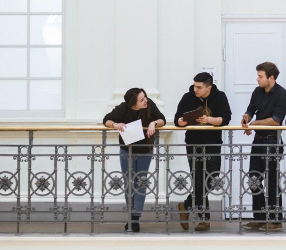 STUDIA I STOPNIA Studia I stopnia na Wydziale Fizyki to siedem semestrów nauki na kierunku Fizyka