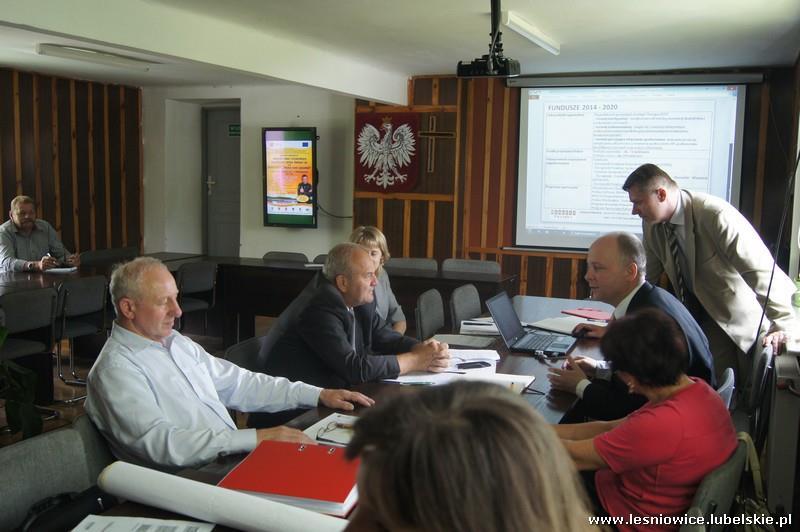 Konsultacje społeczne dotyczące Strategii rozwoju turystyki i współpracy transgranicznej Gmin: Leśniowice, Żmudź, Wojsławice, Dorohusk, Huszcza (Ukraina) W dniu 17 czerwca 2015 r.