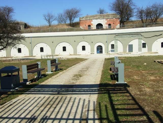 11 12 OBIEKTY HISTORYCZNE Zagospodarowanie Zespołu Zabytkowego Twierdzy w