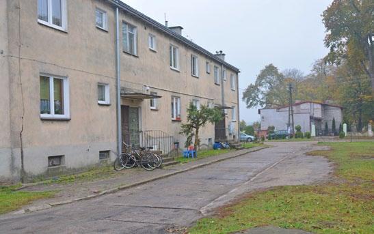 Docelowo przeznaczone zostanie ono na parking dla korzystających z nowego boisko, a także dla odwiedzających Muzeum Etnograficzne i Muzeum Przyrody mieszczące się w siedzibie