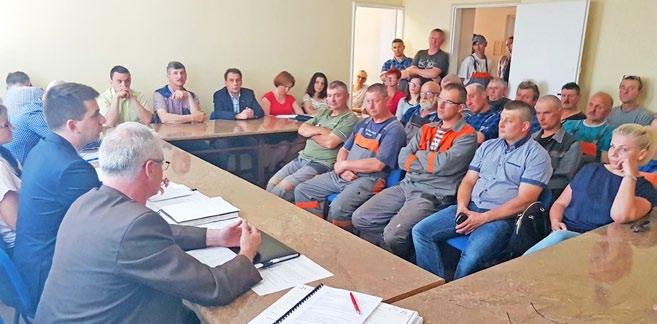 Spotkanie burmistrza z pracownikami PGK PGK będzie się rozwijać W czwartek, 25 maja burmistrz Lidzbarka Maciej Sitarek odbył spotkanie z kadrą Przedsiębiorstwa Gospodarki Komunalnej Sp. z.o.o. w Lidzbarku.