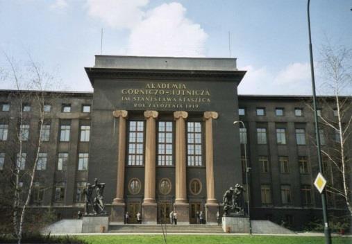 FOTON 127, Zima 2014 51 W tym czasie prowadził również prace naukowe, zrobił doktorat u profesora Stanisława Zaremby w Krakowie, odbył naukowe podróże zagraniczne