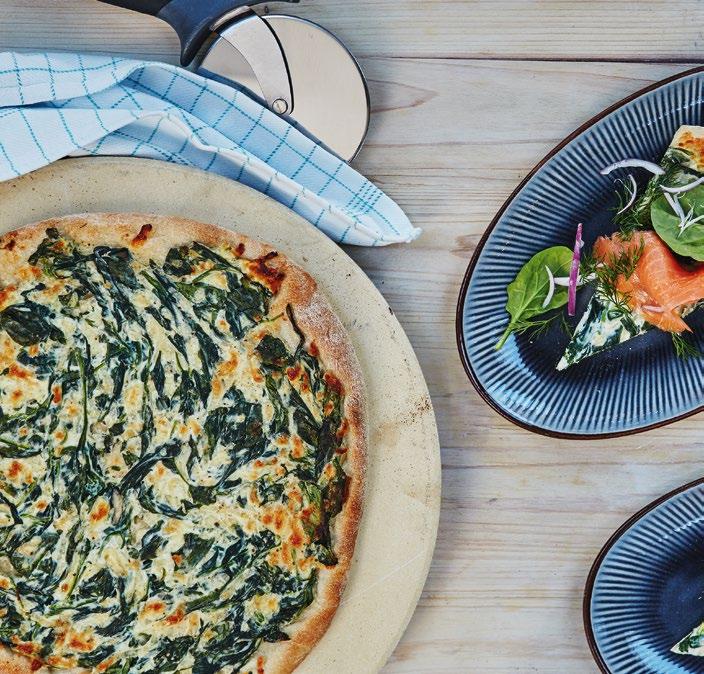 PIECZARKI PORTOBELLO Z PIETRUSZKOWYM PESTO I KOZIM SEREM DLA OSÓB Porada Przed podaniem pieczarki można posypać grubo posiekanym chrupkim bekonem Przepis PIZZA Z WĘDZONYM ŁOSOSIEM I KREMOWYM
