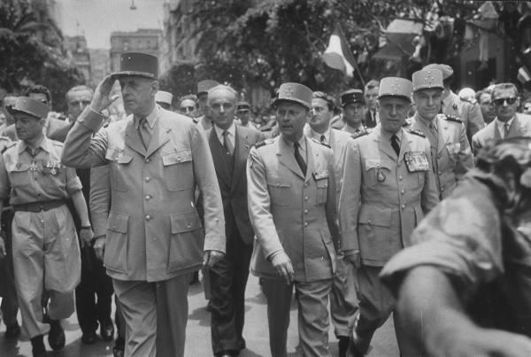 Generałowie francuscy w Algierii nie uznają nowego rządu zamach stanu.