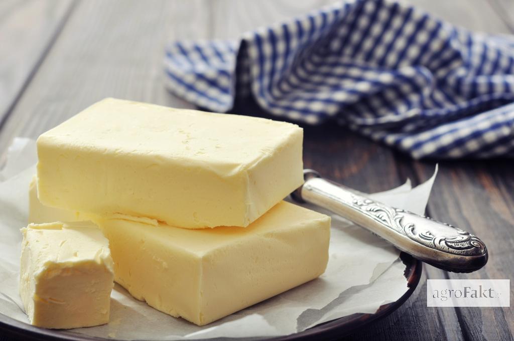 euro/kg. Polska jest czwartym producentem masła w UE (za Niemcami, Francją i Irlandią). Ceny mleka: analiza podstawowych uwarunkowań Przez 2 lata na rynku mleka było ciężko.