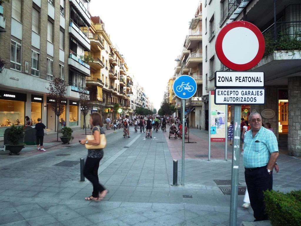 Calle San Jacinto dziś: strefa pieszo rowerowa Marcin