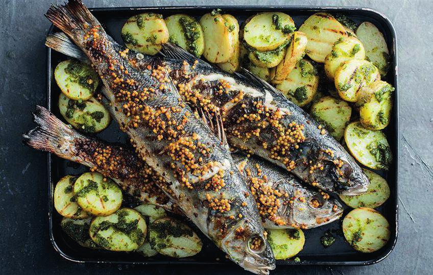 OKOŃ MORSKI Z GRILLA Z MASŁEM MUSZTARDOWYM, ZIEMNIAKAMI Z GRILLA I Z PESTO BAZYLIOWYM 00:35 MASŁO MUSZTARDOWE 100 g miękkiego masła 4 łyżki musztardy francuskiej 1/2 łyżeczki miodu 2 łyżki