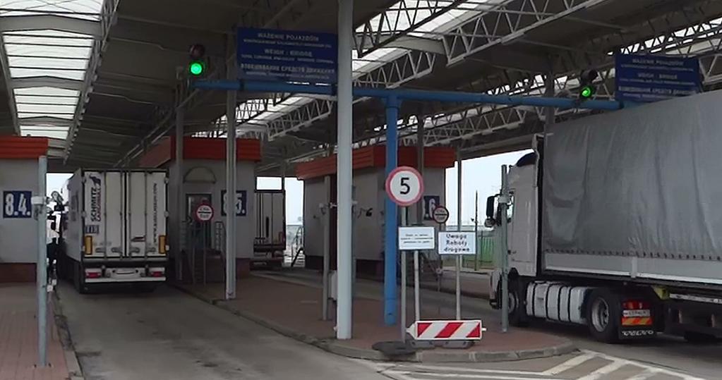 Podnoszenie standardów obsługi klienta W 2015 r. Służba Celna przyjęła w całym kraju ponad 5,5 mln zgłoszeń celnych.