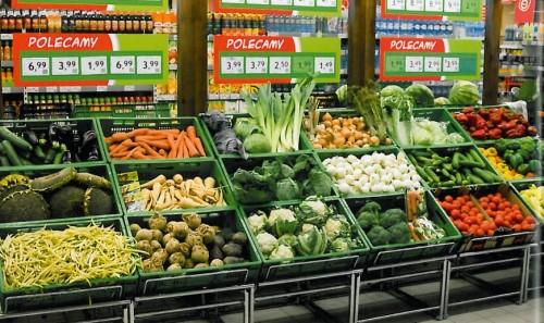 Największe przyrosty sprzedaży udało się jednak odnotować w innym obszarze: owoców i warzyw. Firmie udało się sprzedać w 2015 r. o 3200 ton więcej owoców i warzyw, niż w roku 2014.