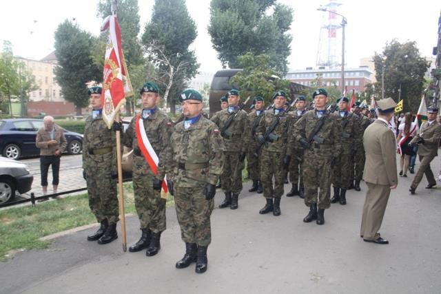 17. września pod Pomnikiem Zesłańców Sybiru na Skwerze Sybiraków we Wrocławiu zorganizowano