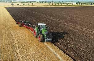 PRZETESTOWANA WYDAJNOŚĆ Sprawdzona wydajność. Większa wydajność i osiągi Wszystko to, co najlepsze w maszynach Fendt tworzy Efektywną Technologię Fendt (Fendt Efficient Technology).