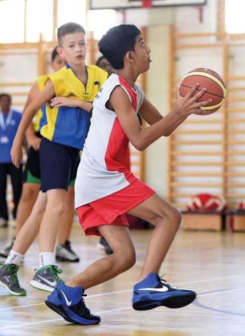 YOUTH BASKETBALL FESTIVAL 2017 Podstawowe informacje INTERSPORT Youth Basketball Festival 2017 KTO MOŻE WZIĄĆ UDZIAŁ W YBF? Drużyny koszykówka z całego świata, w kraju należącym do FIBA.
