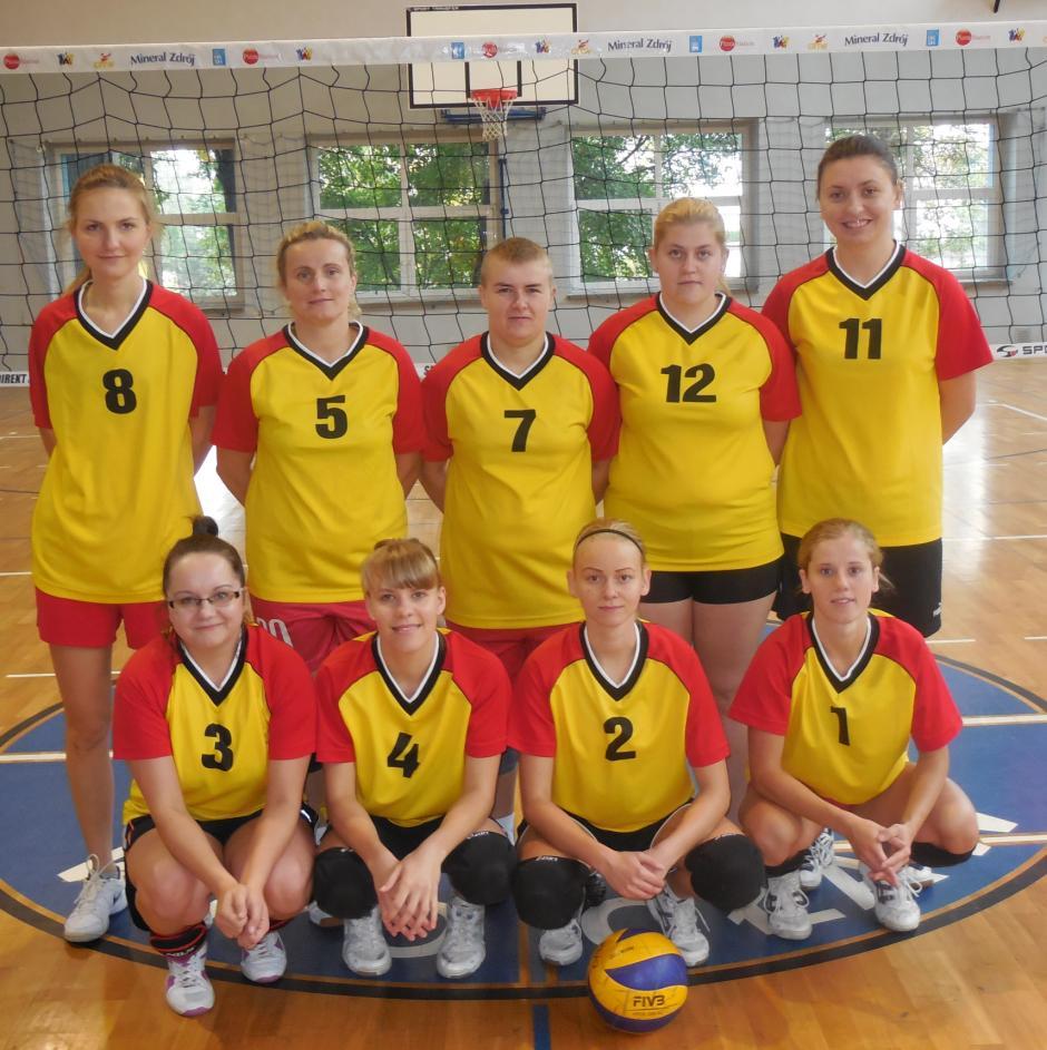 TABELA KOŃCOWA II LIGA: L.p. Klub Punkty Mecze Set Zw. Por. 1. ATMOMÓWKI 26 9 18:1 9 0 2. CHALLENGER 20 9 15:5 7 2 3. DZIKIE WRONY 19 9 13:6 6 3 4. TAKA SYTUACJA 18 9 13:7 6 3 5. SIATKAnews.
