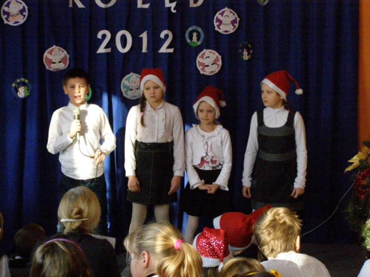 Koncert kolęd 2012 Uczniowie klas II-VI Dnia 21 grudnia 2012 roku w Szkole Podstawowej im.
