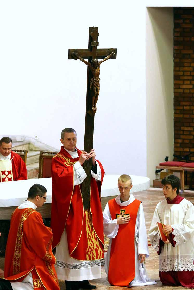 Podczas uroczystości Triduum Paschalnego śpiewał parafialny chór Canticum Novum oraz