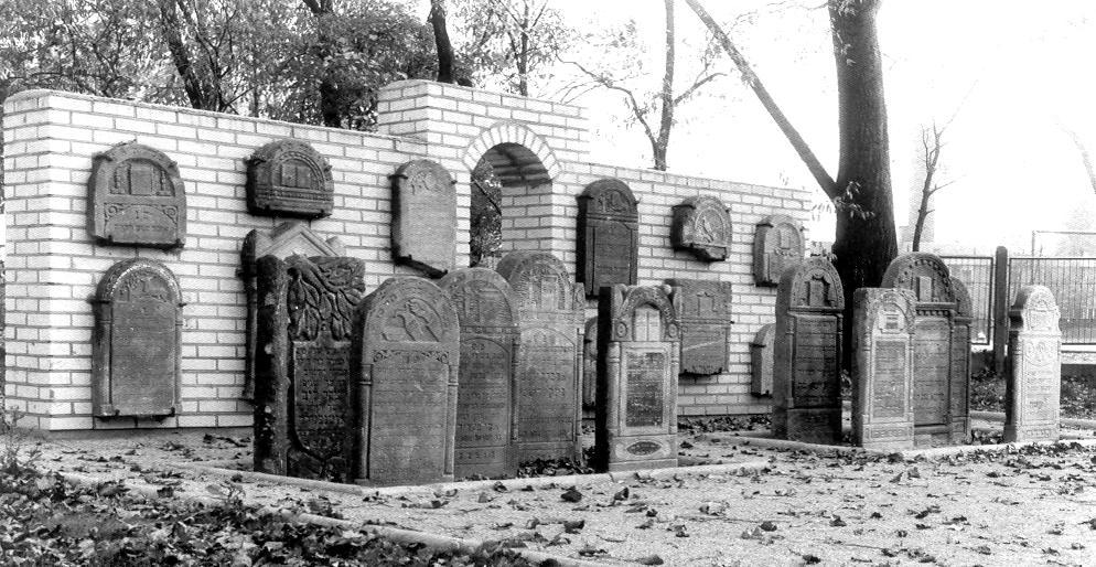 Pomnik-lapidarium,