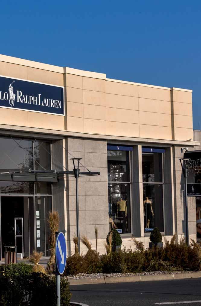 RETAIL BUILDINGS BUDYNKI HANDLOWE FASHION ARENA SHOPPING MALL PRAGUE (CZECH REPUBLIC) Ventilated Façade: Strata Argentum, Beton Silk &