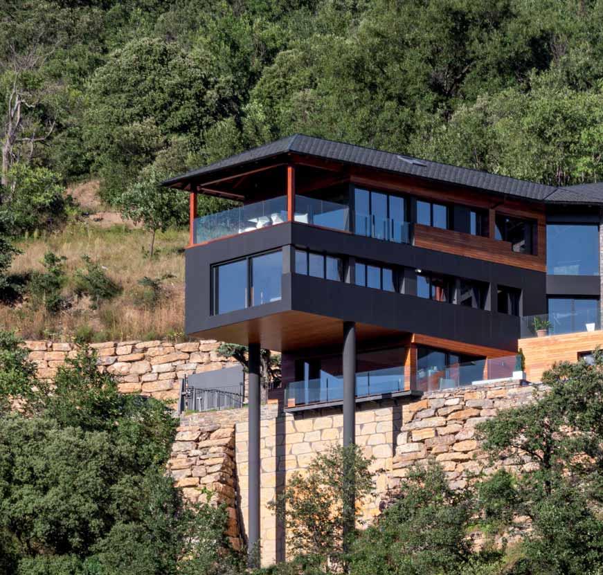 PRIVATE RESIDENCE SORT (SPAIN) Ventilated Façade: Nero