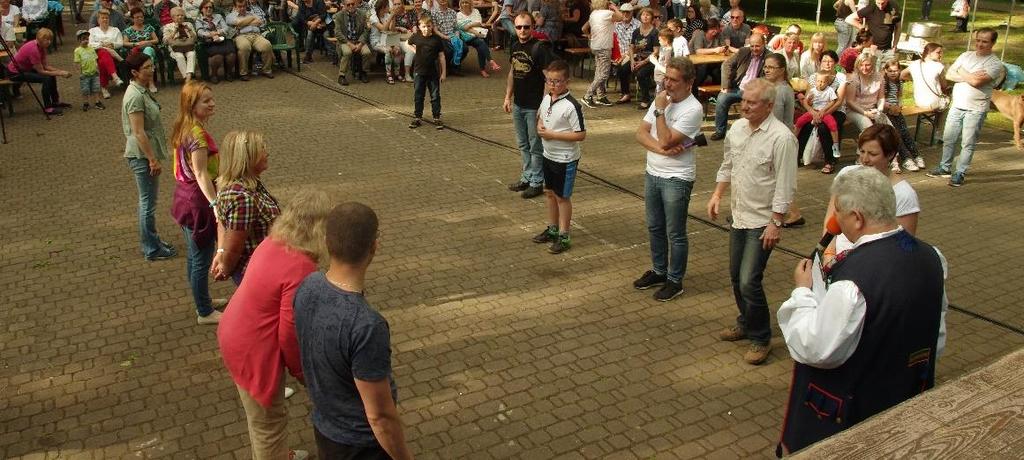 w Bielsku Białej, która otrzymała główną nagrodę - Puchar przechodni, wręczony przez przewodniczącego Rady ŚlOIIB.