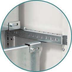 Dzięki zastosowanym rozwiązaniom konstrukcyjnym szafy Delta może komfortowo wyposażyć jeden instalator bez potrzeby