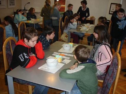 Nasze muzeum jest miejscem odbywania praktyk zawodowych przez studentów Uniwersytetu Łódzkiego. Edukacja Muzeum oferuje zajęcia edukacyjne dla dzieci i młodzieży.