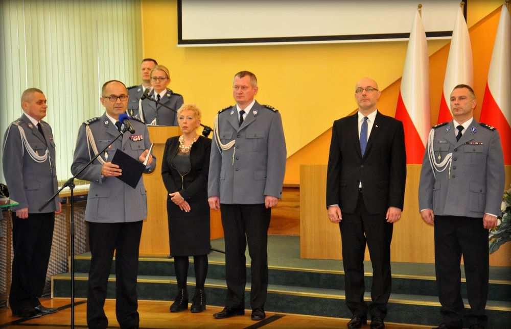 Akty ślubowania wręczył Komendant Wojewódzki Policji w Opolu - insp.