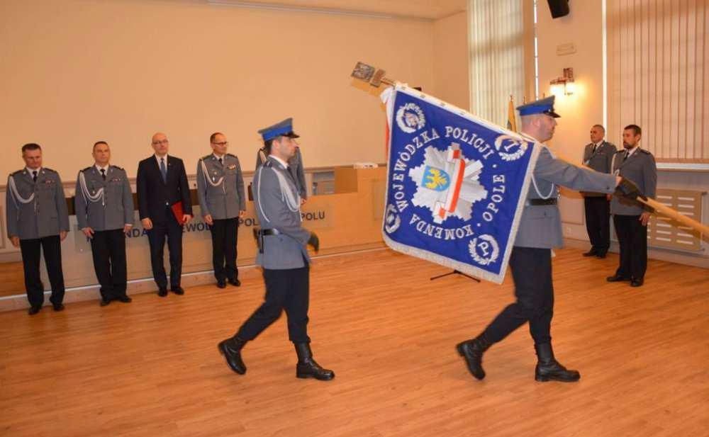Adam Tychowicz w Policji służy od 25 lat. Służbę rozpoczął w Komendzie Rejonowej Policji w Prudniku.
