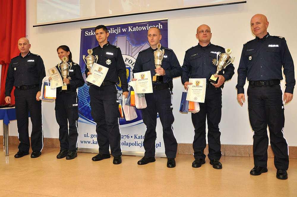 Tytuł najlepszego w kraju dzielnicowego przypadł w udziale mł. asp. Krzysztofowi Błachutowi z Komendy Wojewódzkiej Policji w Krakowie.
