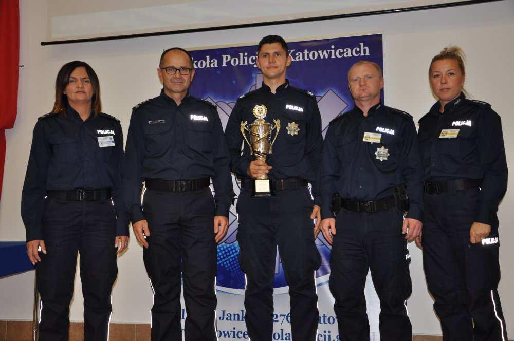sztab. Martin Meryk z Komendy Powiatowej Policji w Kluczborku. W trzydniowych zmaganiach brało udział 34 uczestników z całej Polski. Policjanci rywalizowali ze sobą w 5 kategoriach.