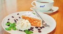 Atmosfera oraz styl kawiarni przenoszą jej gości do przedwojennego Lwowa. Świeże ciasta i kawa na dobry początek dnia.