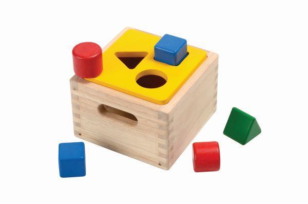Skrzynia z figurami geometrycznymi
