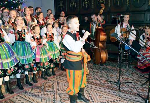 RZGÓW NASZA GMINA Miesięcznik Rady Miejskiej w Rzgowie luty 2016 7 Wspólne kolędowanie z Chórem Camerata Trasa koncertowa Cameraty rozpoczęła się w tym roku 3 stycznia w Starowej Górze.