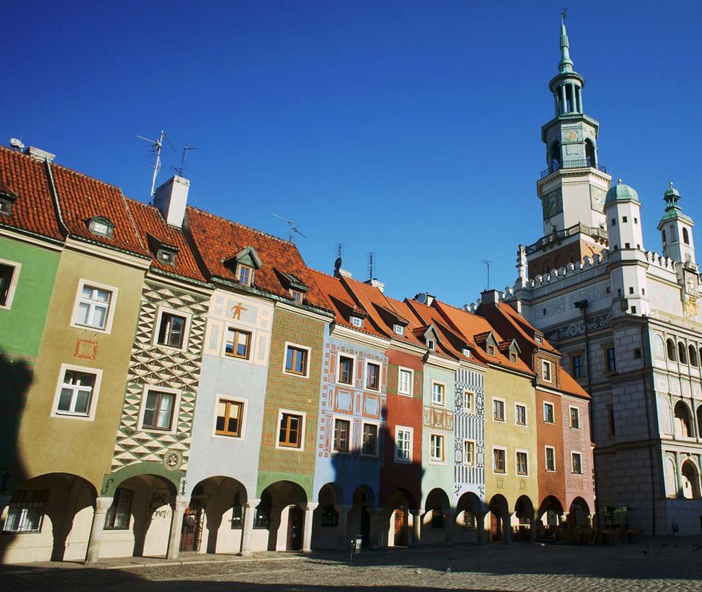 Stary Rynek Obowiązkowy punkt na mapie Poznania: Stary Rynek, renesansowy ratusz oraz starówka.