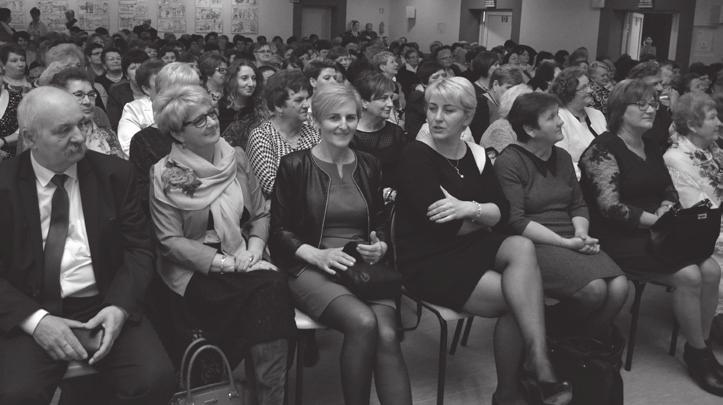 Z ŻYCIA SAMORZĄDU ROLNICZEGO Na wniosek Podkarpackiej Izby Rolniczej 31 kobiet otrzymało Odznakę Honorową Św.
