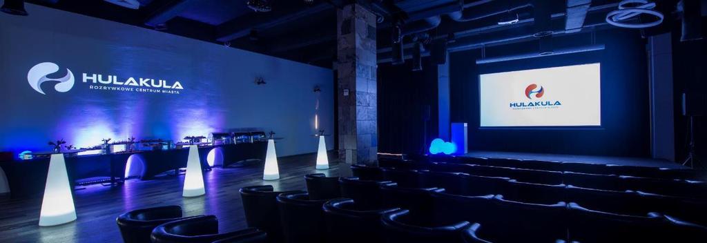 SALA KONFERENCYJNO-KLUBOWA Przestronna i ustawna powierzchnia dla biznesu i rozrywki. SALA EKRAN BAR SCENA Pomieści 250 osób na powierzchni 220 m2.