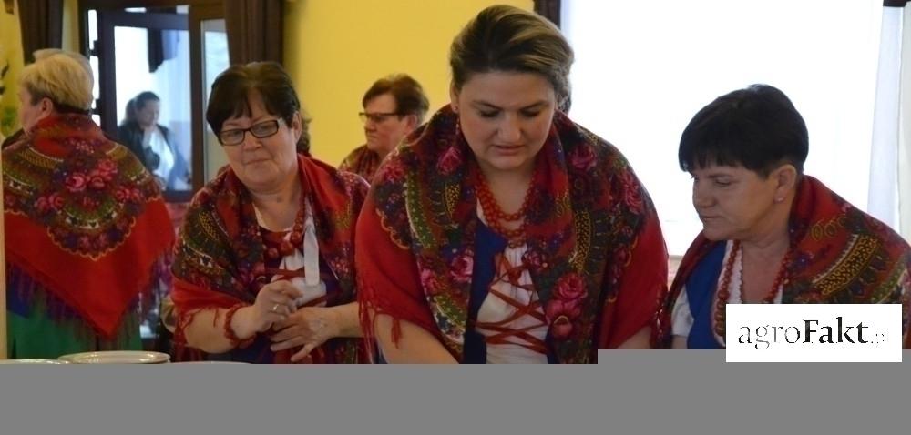 .pl https://www..pl Festiwal Smaku w Chlebowie Autor: Małgorzata Chojnicka Data: 14 maja 2017 Koła Gospodyń Wiejskich już od ładnych paru lat przeżywają swój renesans.