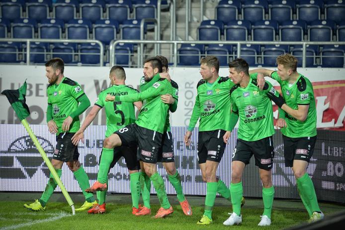Górnika Łęczna SA prowadzącego rozgrywki I drużyny piłki nożnej w Ekstraklasie, a także przez MGKS Gwarek Łęczna bokserski klub sportowy, którego zawodnicy osiągają sukcesy, zarówno w krajowych jak i