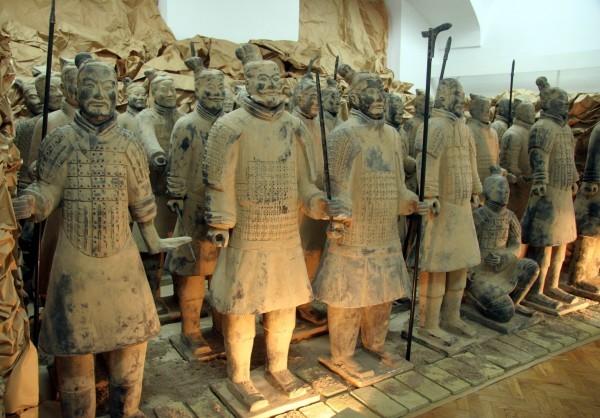 CHINY okres Walczących Królestw (471-225 p.n.e.) królestwo Qin, Qui Shi Huangadi (259-210 p.