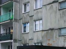 Ryc. 14. Harnasie 21/Zakopiańska 1. Budynek prefabrykowany z 1986r. po ociepleniu w latach 90. i częściowej wymianie stolarki okiennej. Widok ogólny od strony północno-wschodniej Ryc. 15.